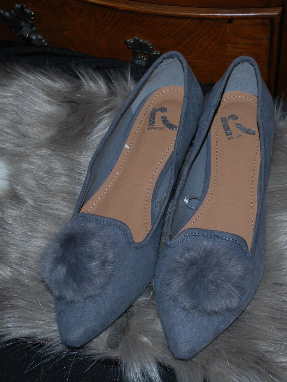 Report Grey Flats with Puff